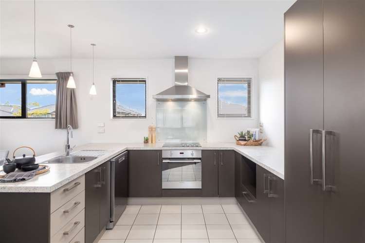 12 Somerville Crescent Aidanfield_5