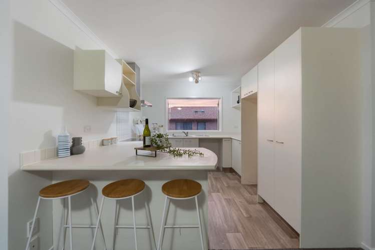6 Hansworth Place Flat Bush_9