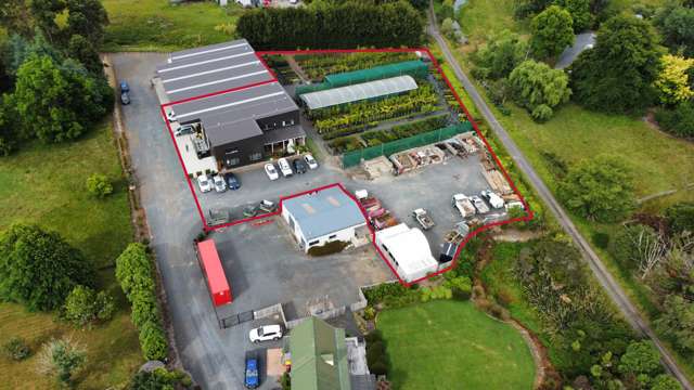 Versatile commercial space with yard