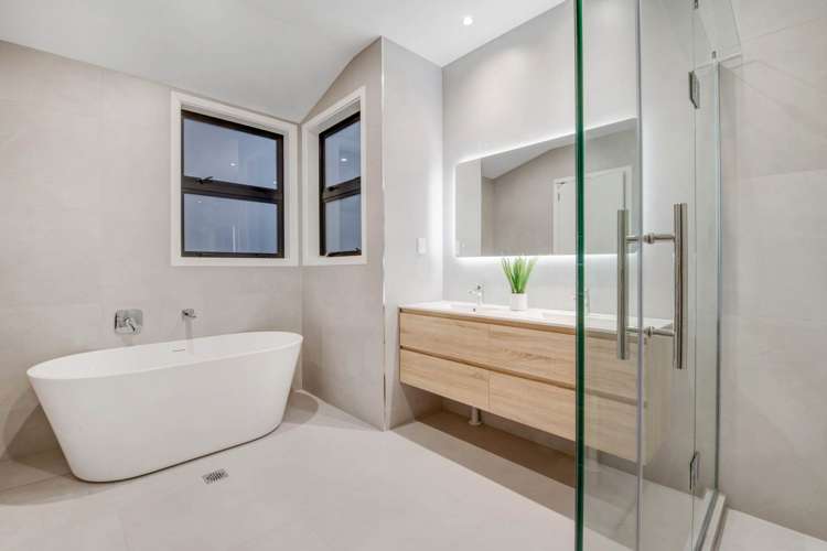 31 Churchill Road Murrays Bay_19