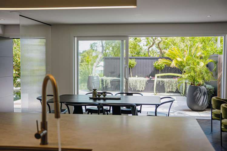 12 Tangaroa Street Point England_14