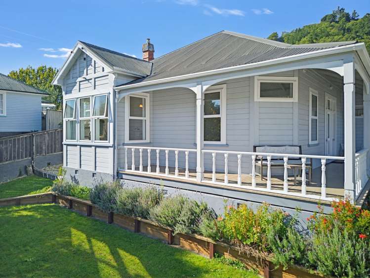 144 Waikawa Road_0