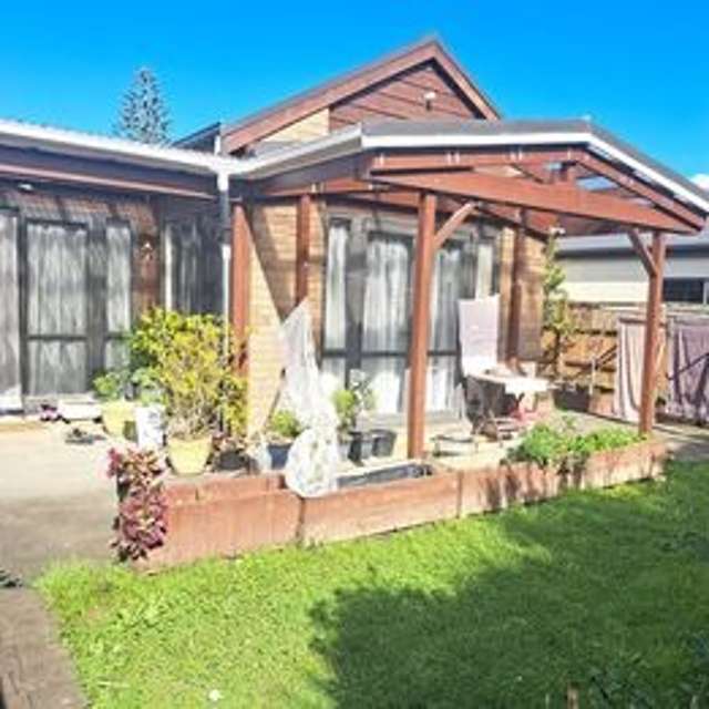 Charming 4-Bedroom Single Level  House for Rent in Blockhouse Bay