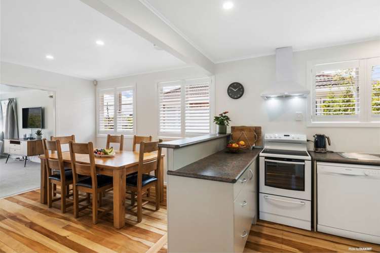 6 Amberley Avenue Te Atatu South_12