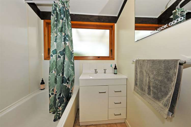 351 Sawyers Arms Road Harewood_14