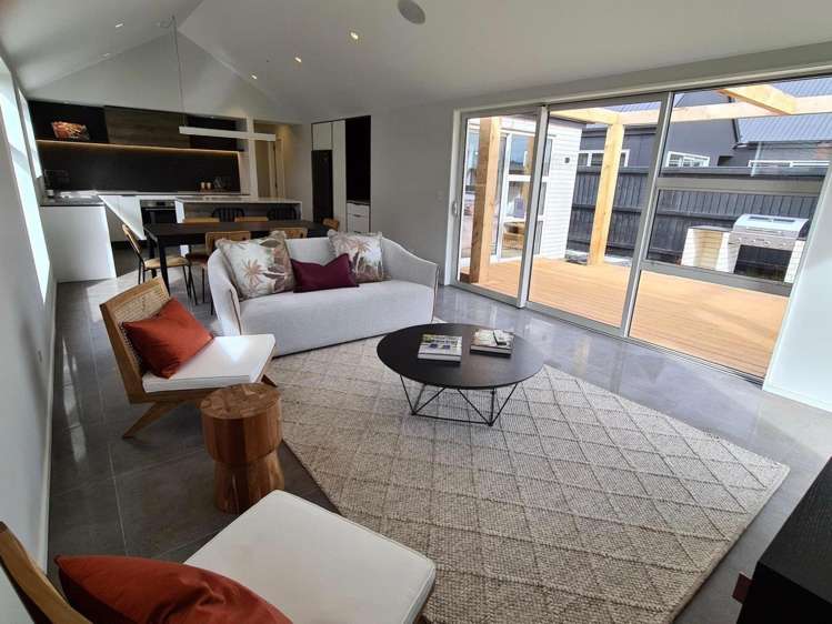 6 John Raven Lane 11362_1