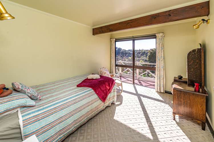 22 Shakespeare Road Bastia Hill_16