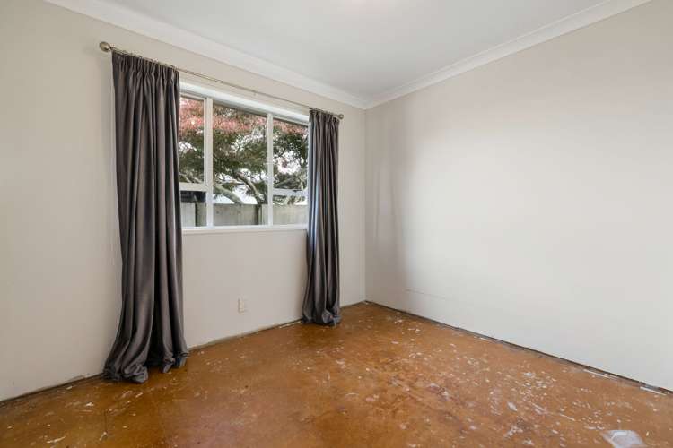 15 Sheridan Crescent Leamington_14