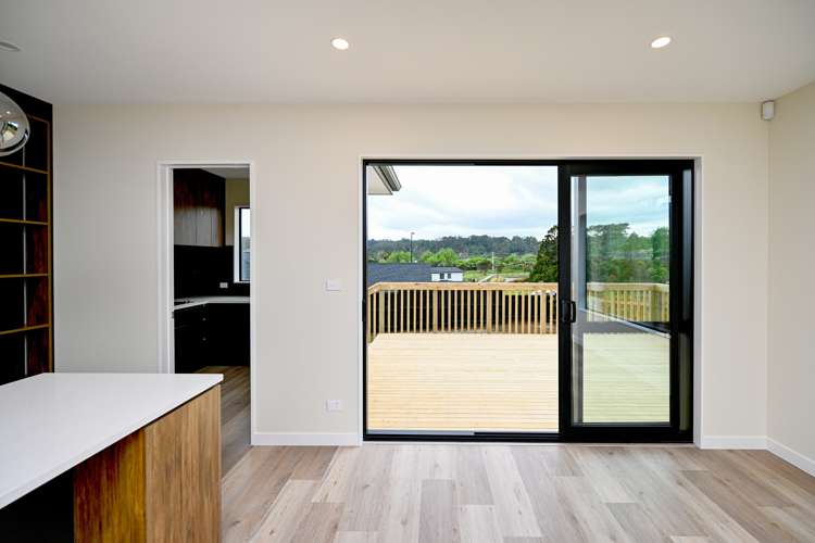 2 Wheki Place Swanson_36