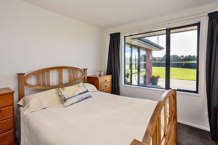 305 Oreti Road Otatara_13