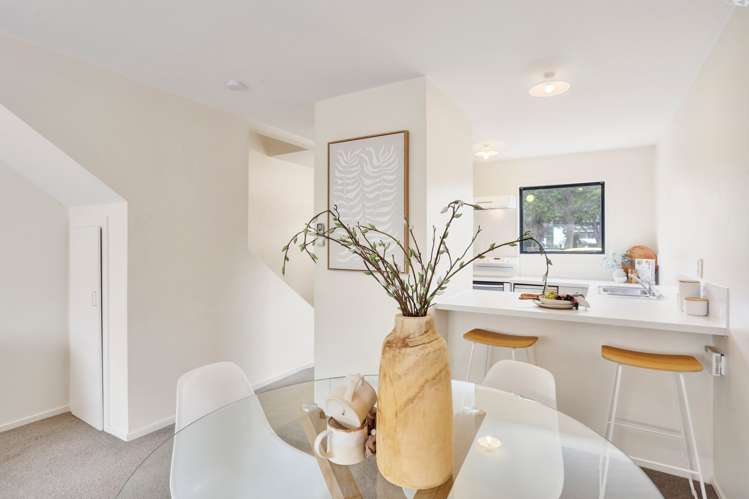 1/253 Kilmore Street_2