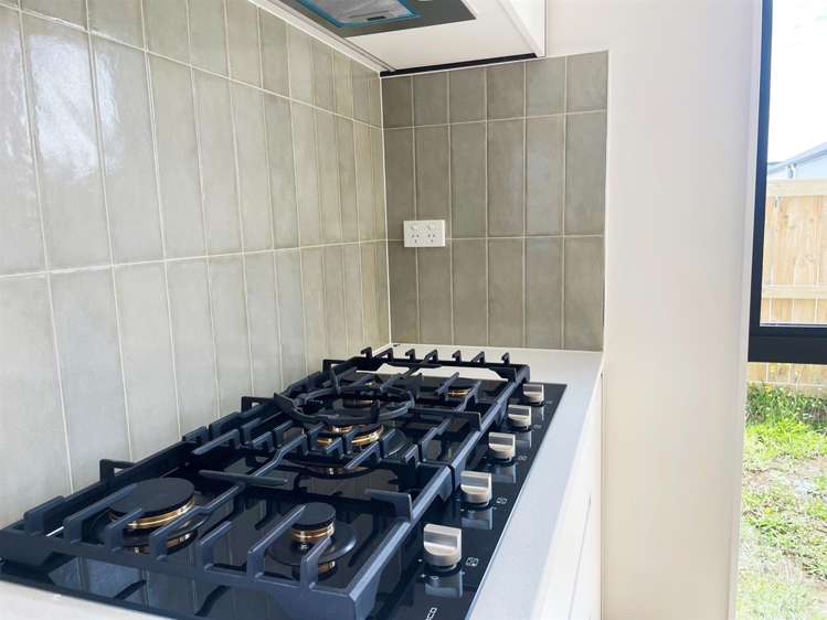 6 Ihi Place Karaka_5