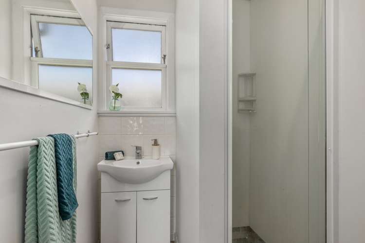 15 Sutherland Avenue Silverstream_9