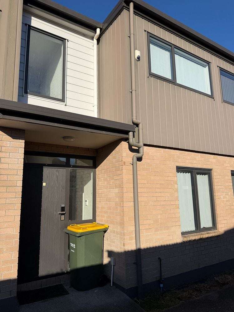 2/17 Alfriston Road_0