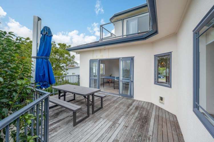 10 Beach Road Mellons Bay_11