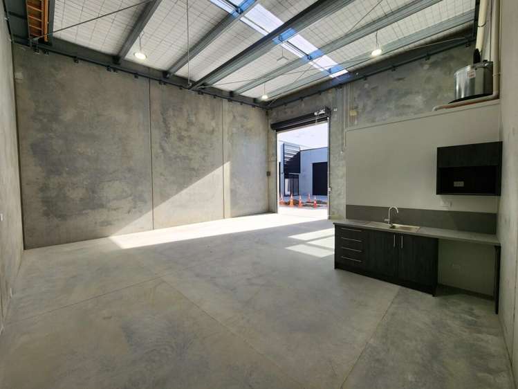 Unit 4, 17 Hands Road Middleton_3