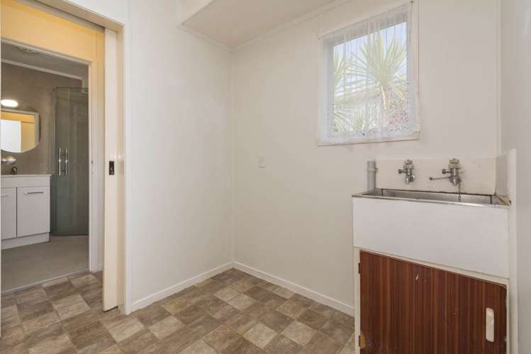 5 Celeste Place Totara Vale_13