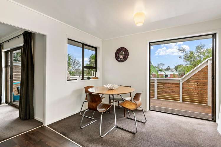 2/6 Annette Avenue Te Atatu South_8