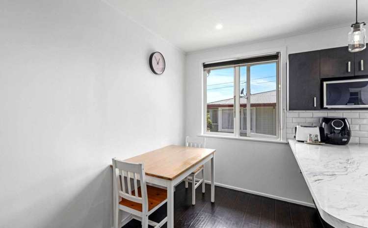 1/25 Fairclough Road Beach Haven_11