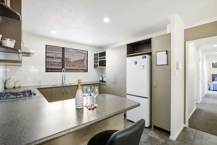 193 Keri Vista Rise Papakura_2