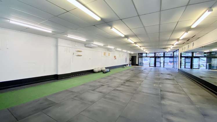 188 West Coast Rd Glen Eden_6