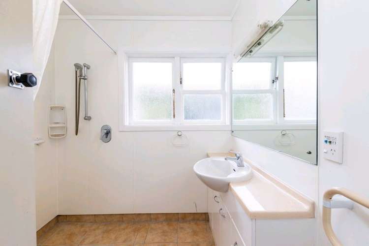 120 Portage Road New Lynn_15