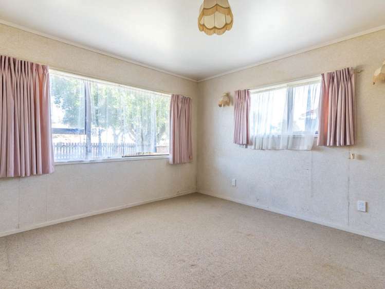 2 Akehurst Avenue New Lynn_7