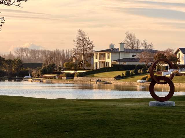 Timeless Architecture. Unrivalled Position.
