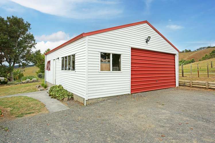 468 Pinnacle Hill Road Bombay_35