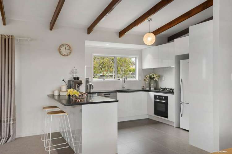 558a Beach Road Rothesay Bay_10