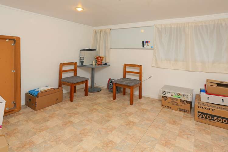 1/4 Fairlea Road Te Atatu South_11