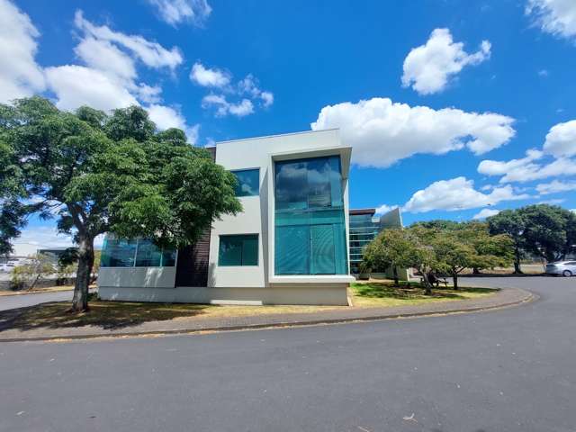 Tidy and efficient office in Wiri