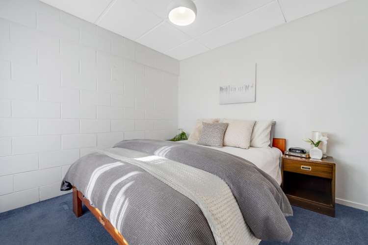 8 Fielding Crescent Farm Cove_17