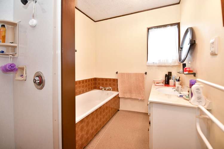 2/3 Centreway Road Orewa_10