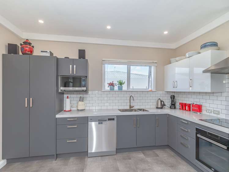 56 Queenwood Road Levin_12