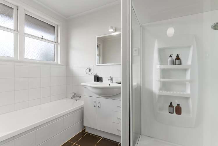 120 Gossamer Drive Pakuranga Heights_12