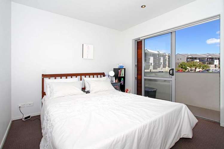 C2/71 Spencer Road Oteha_12