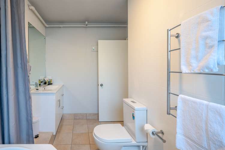 79c Beach Road Akaroa_15