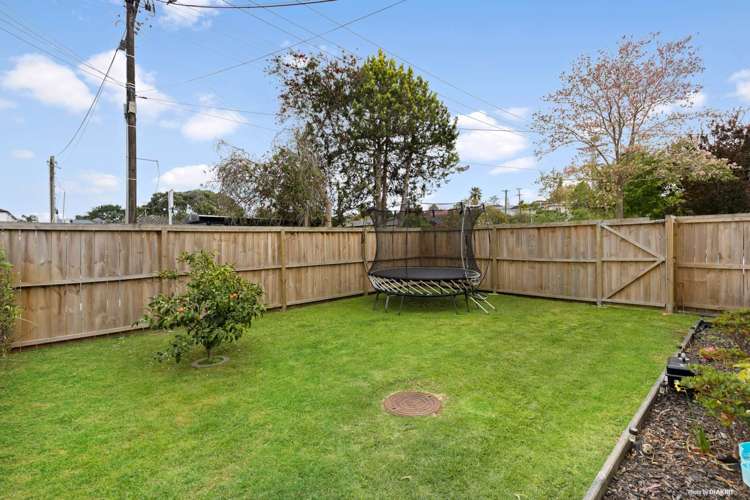 2/34 Stanley Avenue Milford_1