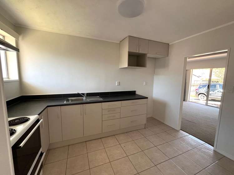 3/10 Phoenix Place Papatoetoe_6