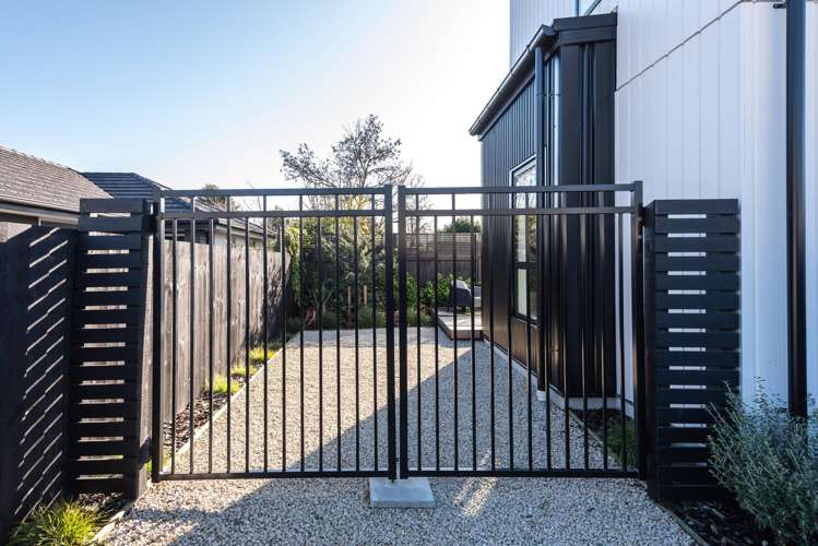 2/211 Springfield Road Saint Albans_13