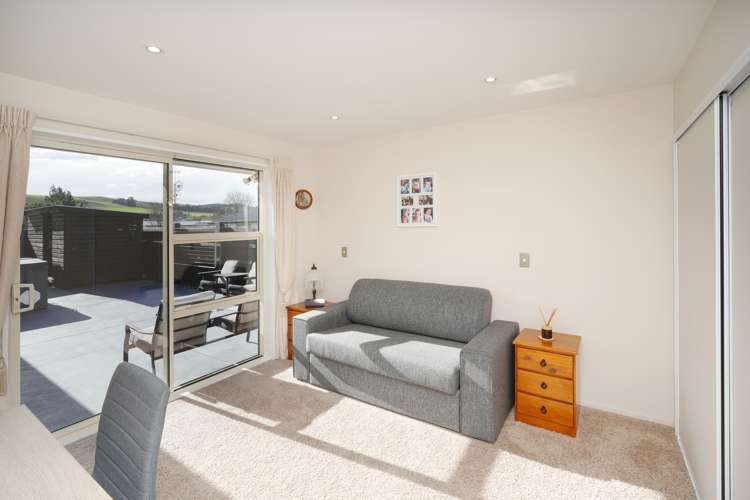 2/4 Wineberry Avenue Amberley_14