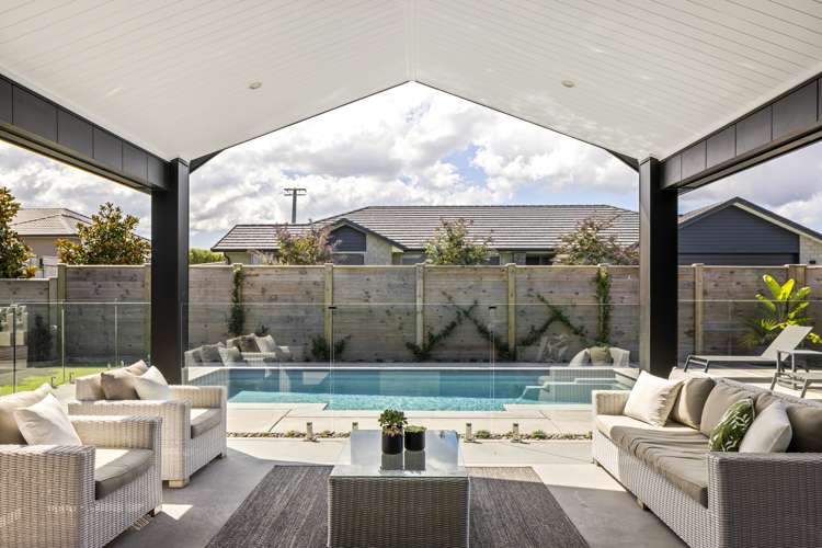 2 Gabriela Close Pyes Pa_16