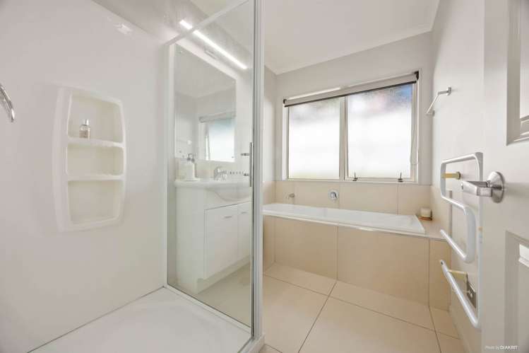 16 Anchorite Way Red Beach_19