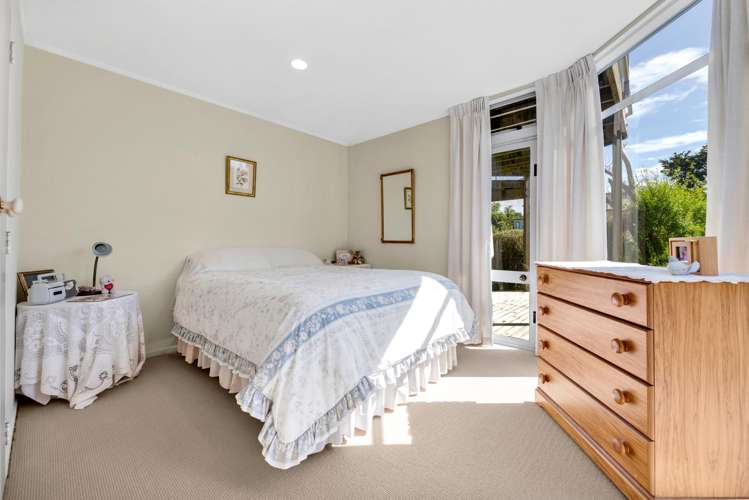 47 Charles Dickens Drive Mellons Bay_14