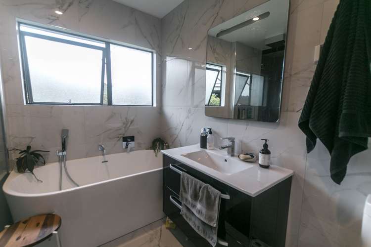 1/2 Onedin Place Titirangi_7