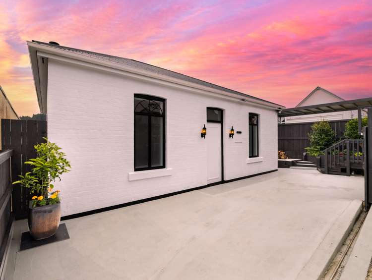 6 Magnetic Street Port Chalmers_24