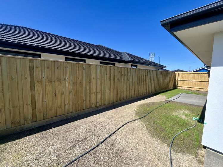 21 Muldowney Drive 11103_17