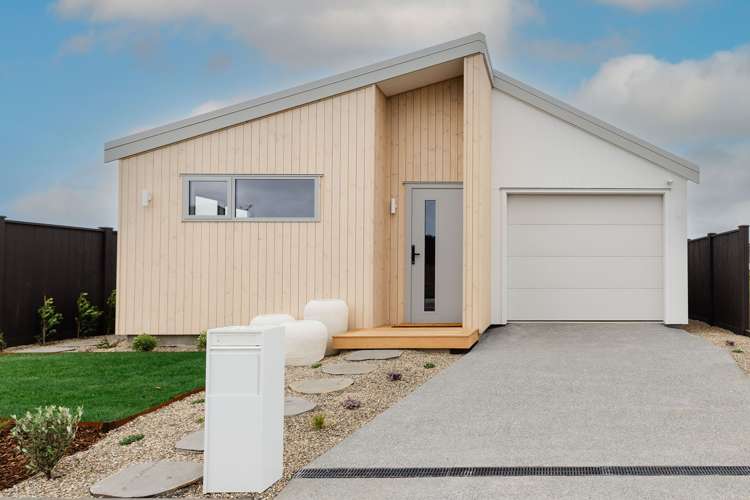 12 Windward Avenue_0