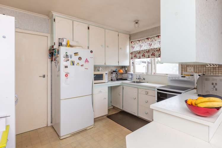 27 Wyatt Avenue Onekawa_4